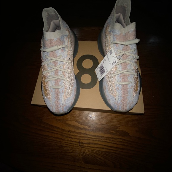 Size 5 Yeezy Pepper 380’s - Picture 5 of 5